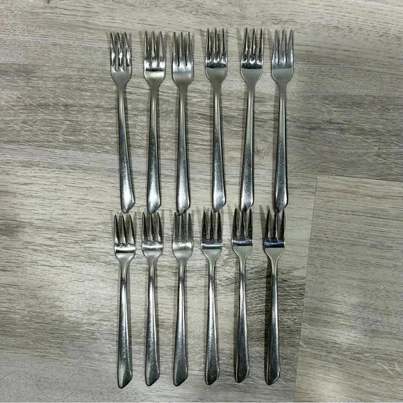 World Stainless USA Steel Oyster Seafood Cocktail Olive 3-Prong Forks Set of 12 - Picture 1 of 6